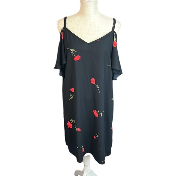 Ashley Graham Dresses & Skirts - Ashley Graham Beyond Short Sleeve Cold Shoulder Mini Dress Black Red Floral M